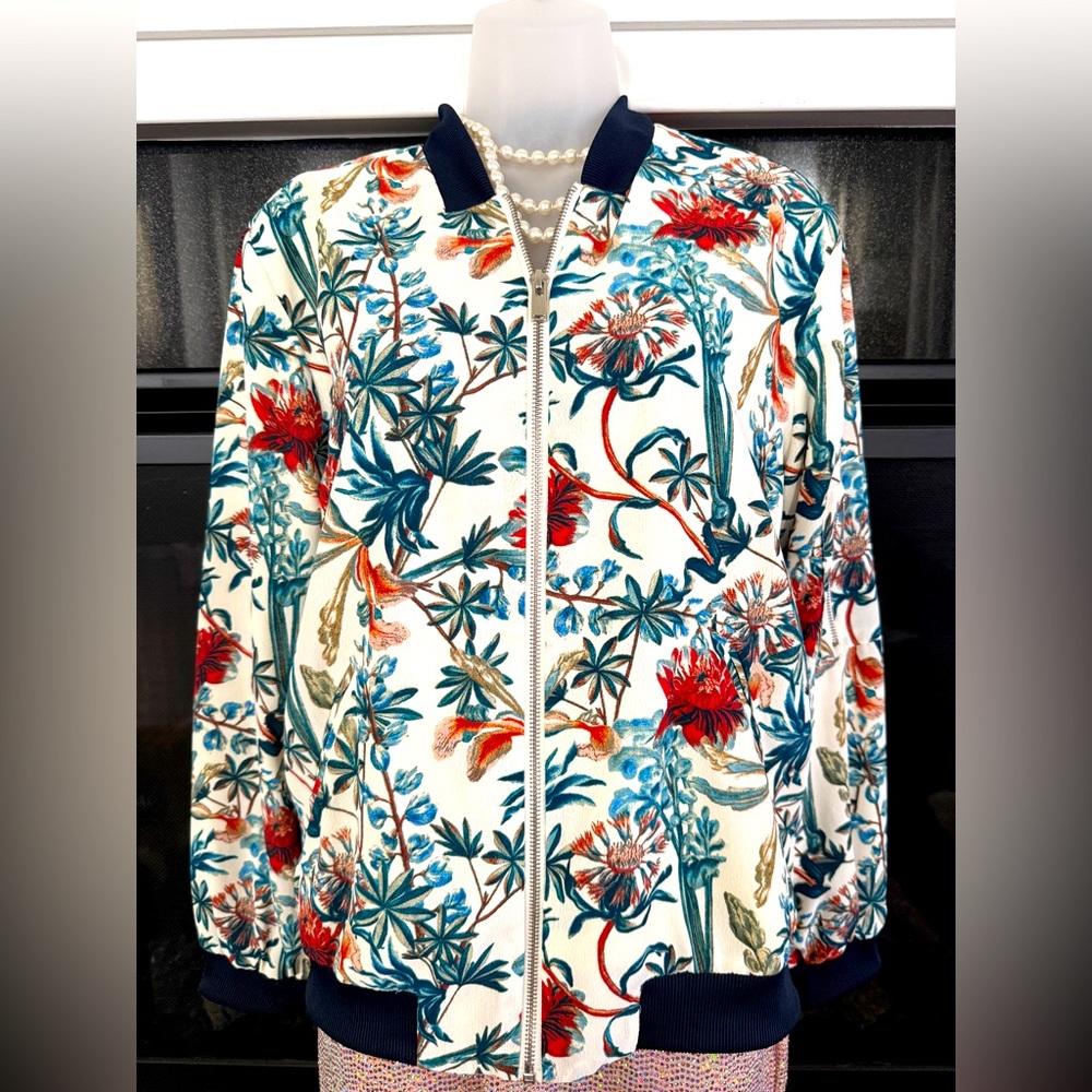 💖NWOT Philosophy Cutest Floral Bomber Jacket